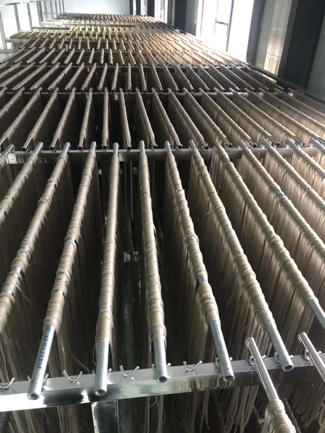 紅薯粉條機產品--掛桿晾曬 紅薯粉條機產品--掛桿晾曬